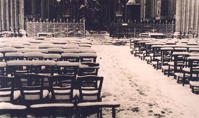 Vues intérieures de la cathédrale sous la neige, hiver 1944-1945 